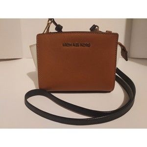 Michael Kors Selma Mini Messenger Crossbody *Non Outlet*